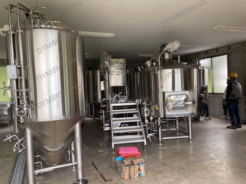 ¡Nuestro otro conjunto de sistema de elaboración de cerveza de 10 hl (equipo de elaboración de cerveza con calentamiento por vapor de 2 recipientes) ha sido enviado a la cervecería de nuestro cliente!