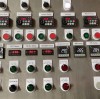 ¿Cuáles son algunos elementos comunes que se encuentran en el sistema eléctrico de elaboración de cerveza?