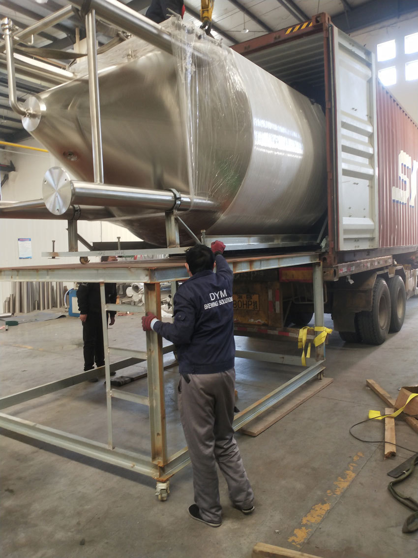 Nuestros tanques de fermentación de cerveza de 35 hl y 70 hl se enviaron a bordo el 17 de noviembre de 2021