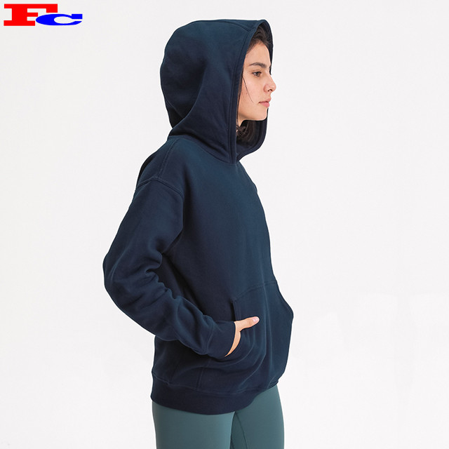 Wholesale Classic Women Winter Fashion Blank Pullover Pocket Front Hoodie Athletic Vendors