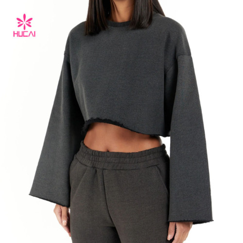 HUCAI Custom Cropped Sweatshirt Feature Long Sleeves and a Crewneck China Activewear Factory