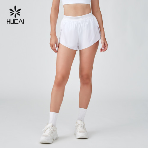 HUCAI Sportswear Manufacturer OEM Ladies Split Hem Pleat Back Mesh Waistband Sports Shorts