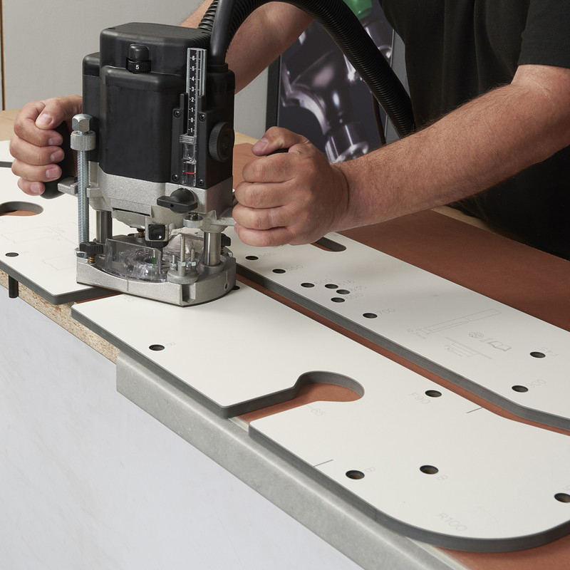 kitchen worktop router jig        
        <figure class=