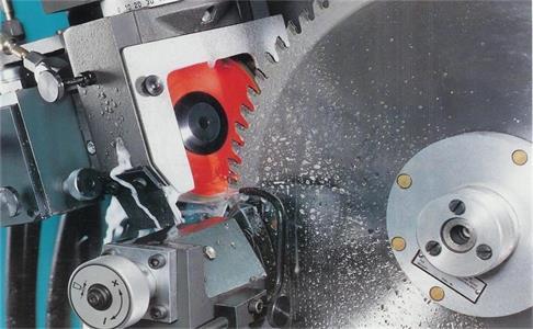 The Process and Precautions of Sharpening Circular Saw Blades