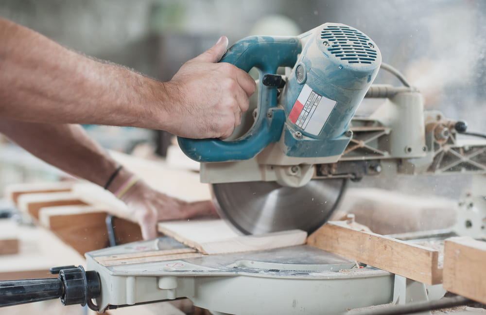 the precautions of maintaining circular saw blades