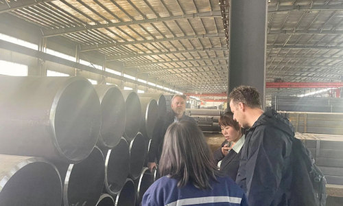 Welcome foreign customers to visit Yuantai Derun Steel Pipe Factory