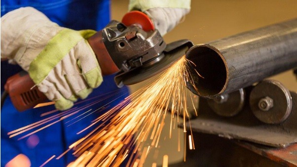 Deburring with angle grinder