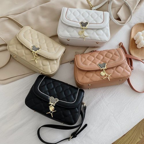 Glossy Metal Hardware Decoration Matelasse Quilted Shoulder Bags