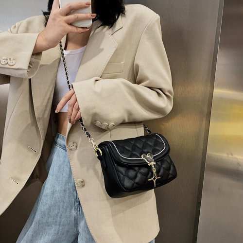 Glossy  Metal Hardware Decoration Matelasse  Quilted Shoulder Bags Chain shoulder  Handbag Custom Women's Flap