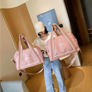 Fashion girls custom waterproof large gym bags tote crossbody duffel travel bags