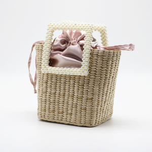 OEM beach ladies summer handbag wholesale straw woven tassel messenger bags