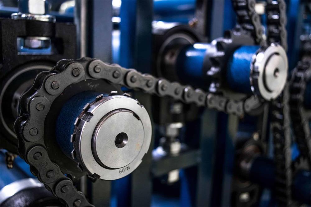 the characteristics of different roller chains