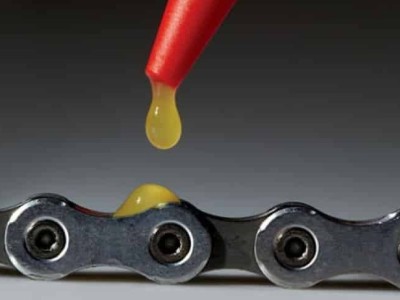 In Order to Obtain Good Maintenance Results for the Roller Chain, What Kind of Lubricating Oil Should We Choose?