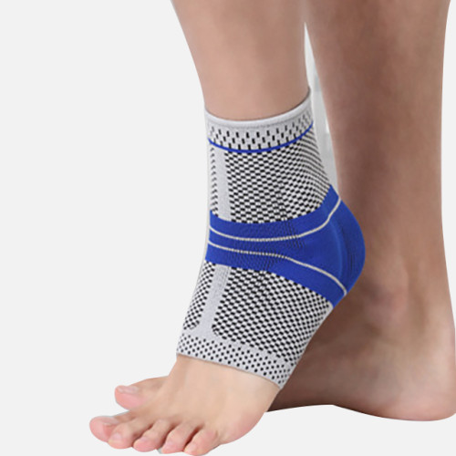 Professional ankle strap prevents sprain and protects joints