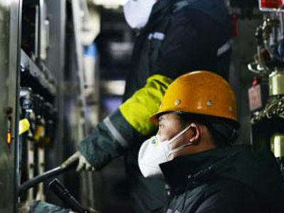 Application of industrial sight glass in railway locomotive and rolling stock maintenance