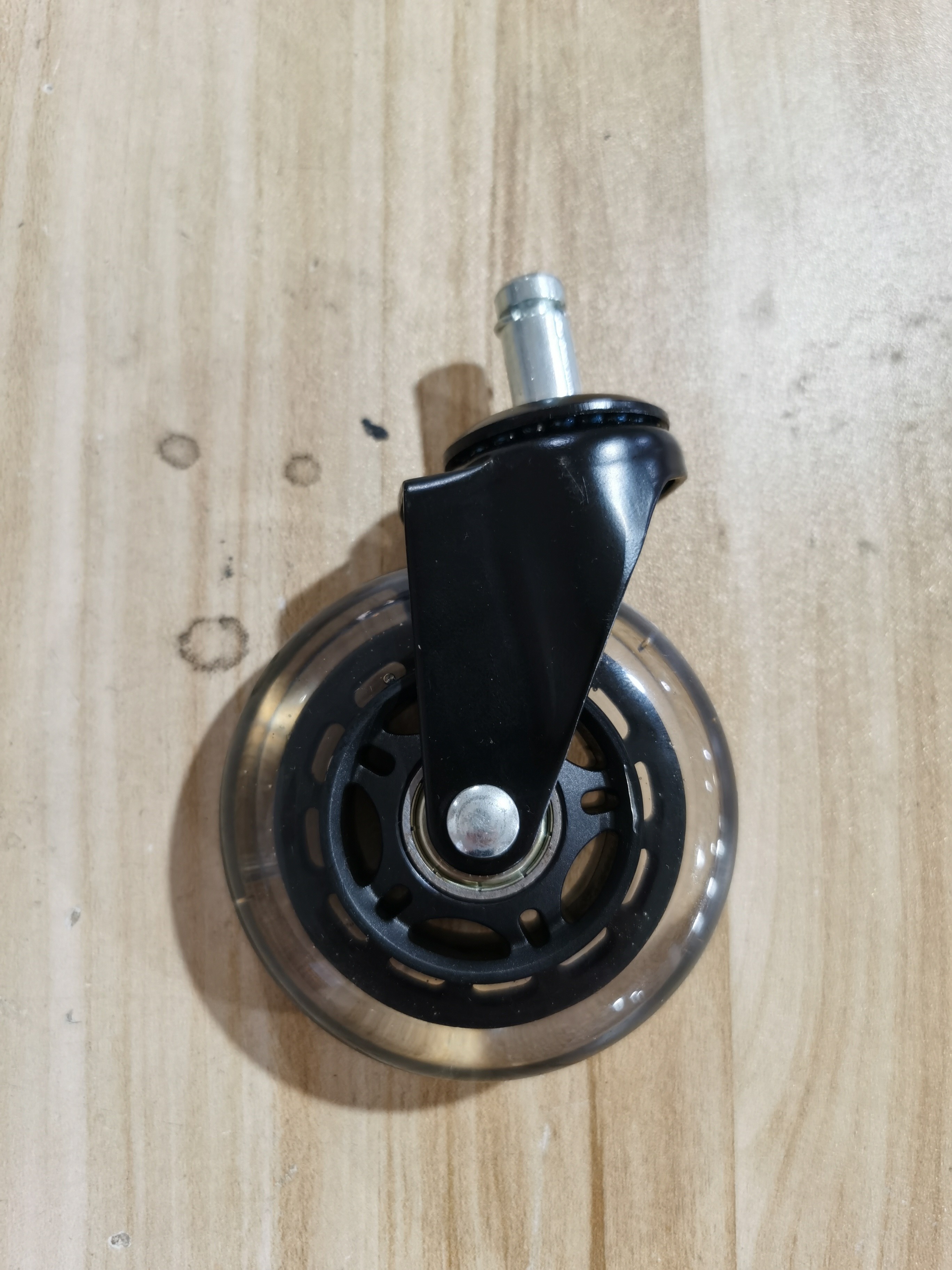What's the difference between caster brakes and caster locks?