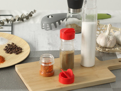 Types and safety analysis of plastic packaging materials for food