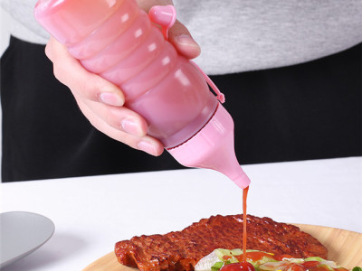 What are the benefits of plastic bottles for food and beverage packaging?