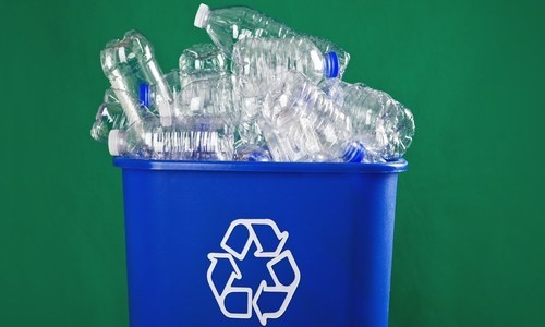 Is it safe to reuse plastic bottles？