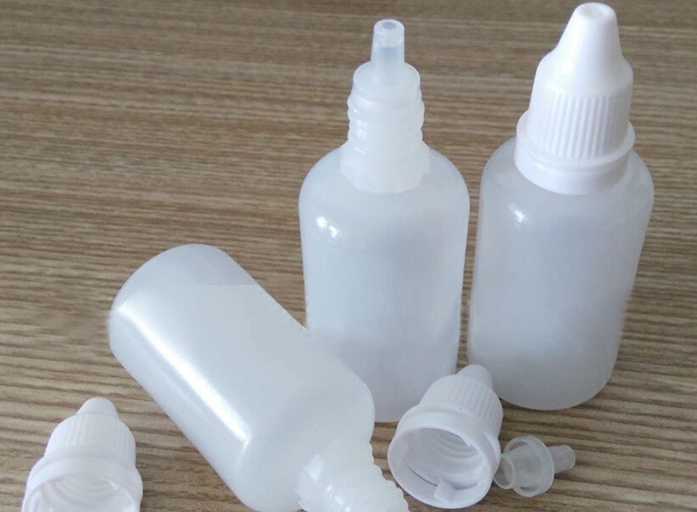 the methods and precautions for cleaning plastic drop bottles