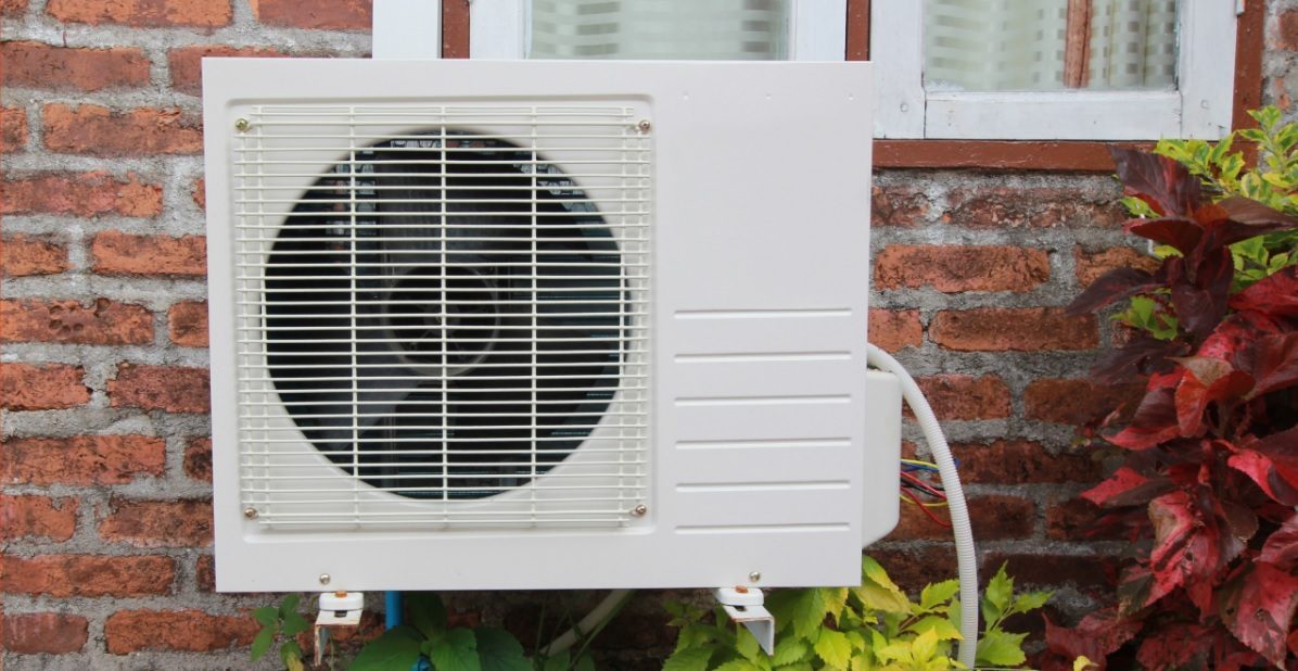 a specific introduction to the installation method and precautions of the swimming pool heat pump