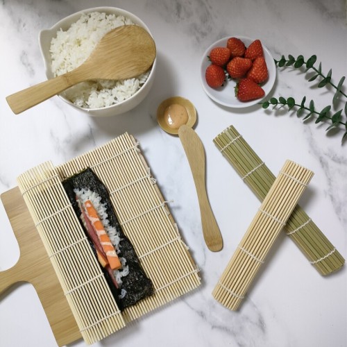 環境にやさしく、使い捨ての竹寿司マット