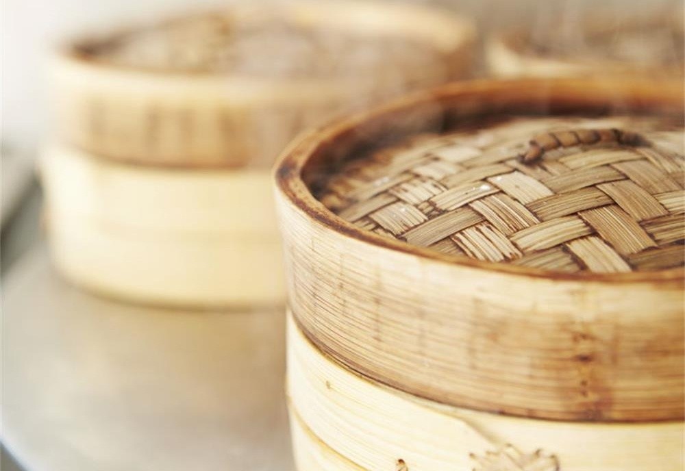 the specific method of bamboo steamer use and maintenance