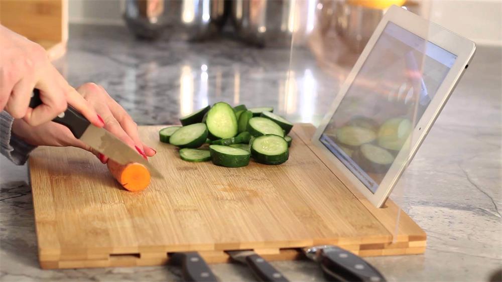 tips for cleaning and maintaining bamboo cutting boards