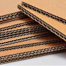 What is the difference between cardboard and corrugated cardboard?