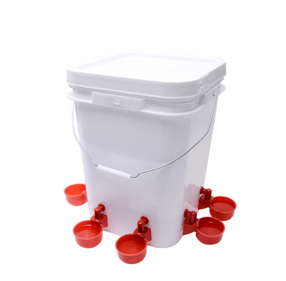 20L Automatic Poultry Waterer Drinker With 6 Water Cups , Chick Waterer Plastic Poultry Fount, Automatic Chicken Water Container Jar, Automatic Chicken Waterer No Waste with Latch and Bottom Bracket