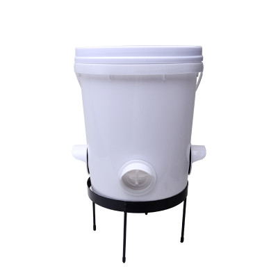 Outdoor Farm Automatic Poultry Feeder, White Poultry Feeder, 20 lbs Capacity, 3-Port Automatic chicken feeder