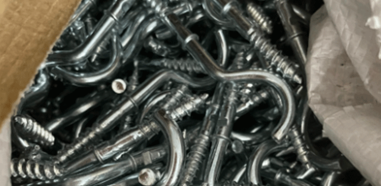 electric fence insulators for wood posts