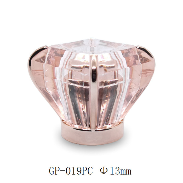 Transparent acrylic plastic crown caps with gold PP insert customized | GP Bottles