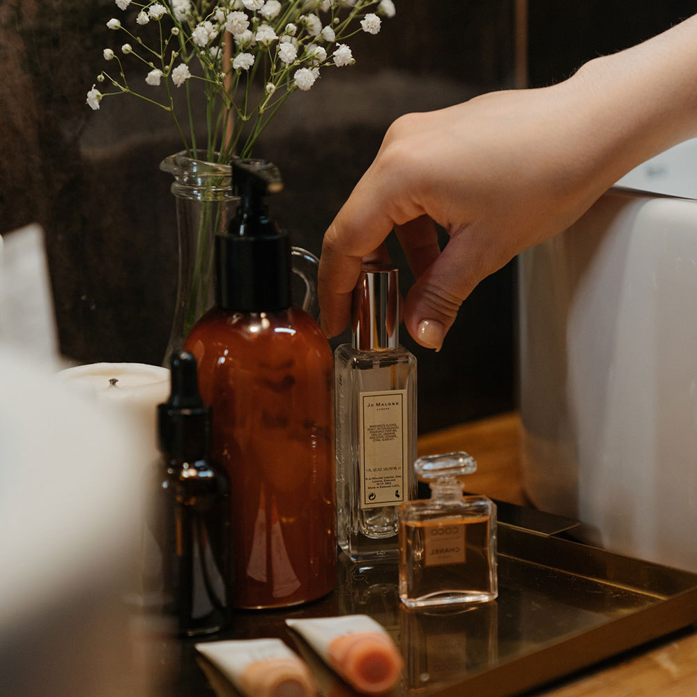 How can I make the fragrance last longer when I use perfume? 4 tricks to learn quickly~