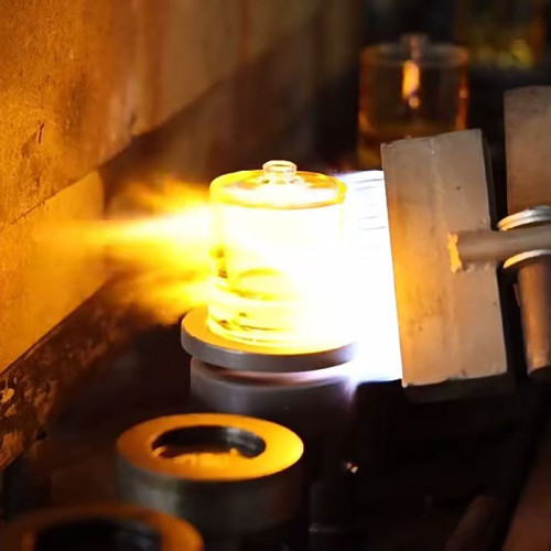 Custom Perfume Bottles Manufacturer: Discover How Perfume Bottles Are Made