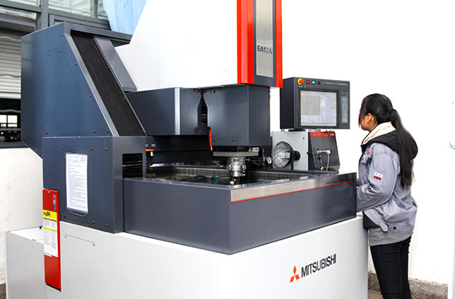 Custom perfume bottle molding