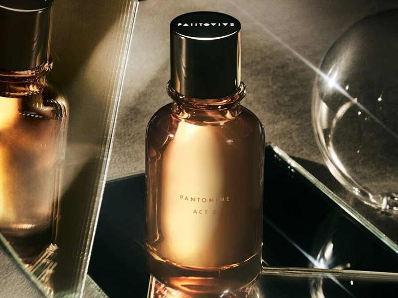 Elegant round custom glass perfume bottle designed for PANTOMIME by GP Bottles, showcasing refined craftsmanship.