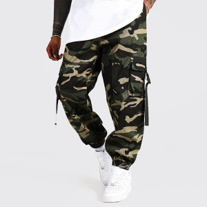 Man Relaxed Cuffed Camouflage Cargo Trousers custom wholesale baggy pants