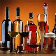 What Are the Benefits of Using Glass Liquor Bottles?