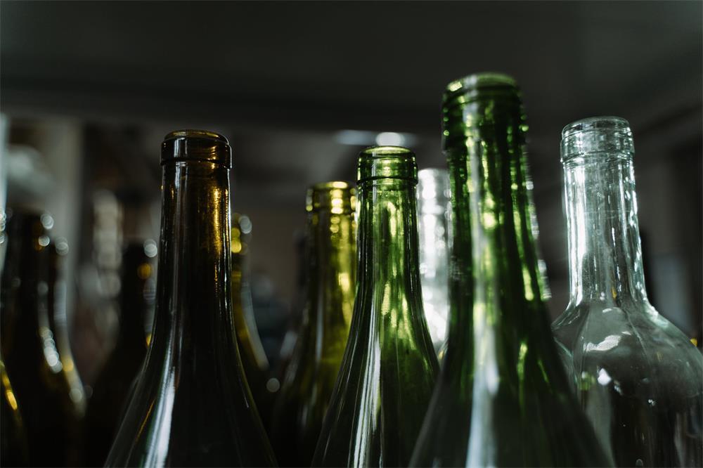 los métodos para realizar el peso ligero de las botellas de vidrio