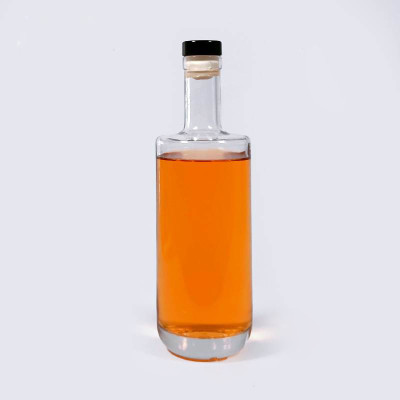 Botellas de licor de vidrio personalizadas | Las mejores botellas de licor de vidrio transparente al por mayor para vodka, whisky, ron