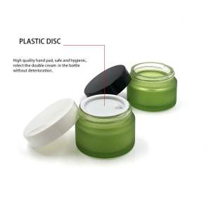 Frascos cosméticos de vidrio personalizados de 1 onza verde mate con tapas de plástico para crema de maquillaje