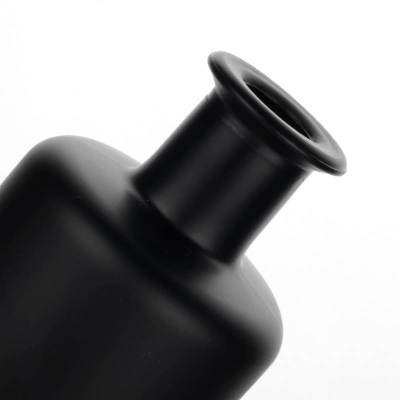 Custom Glass Reed Diffuser Bottles Matte Black 250ml with Cork and Reeds