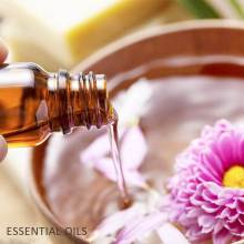 How To Choose Glass Bottles for Essential Oils