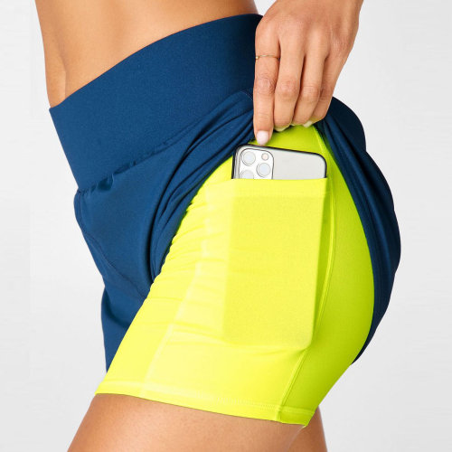 Benutzerdefinierte schnell trocknende Sportshorts für Damen mit Handytasche-Aktik