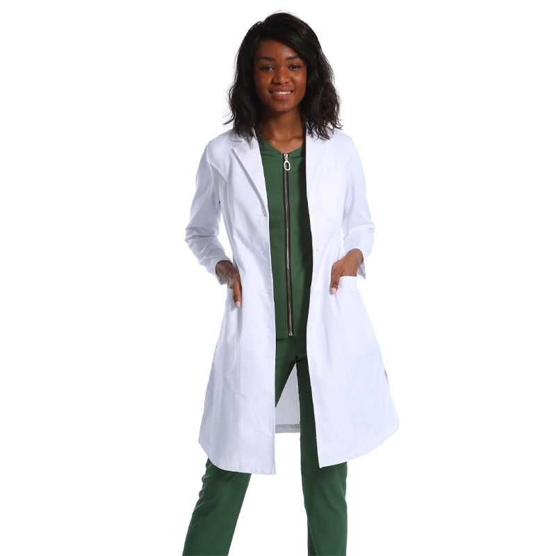 lab coats、hospital uniforms