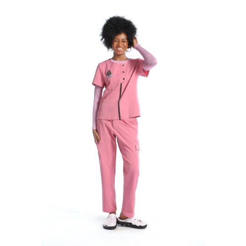 Uniformes médicos con bordado para mujer | Blusas médicas y pantalones joggers transpirables | Fabricante de uniformes médicos