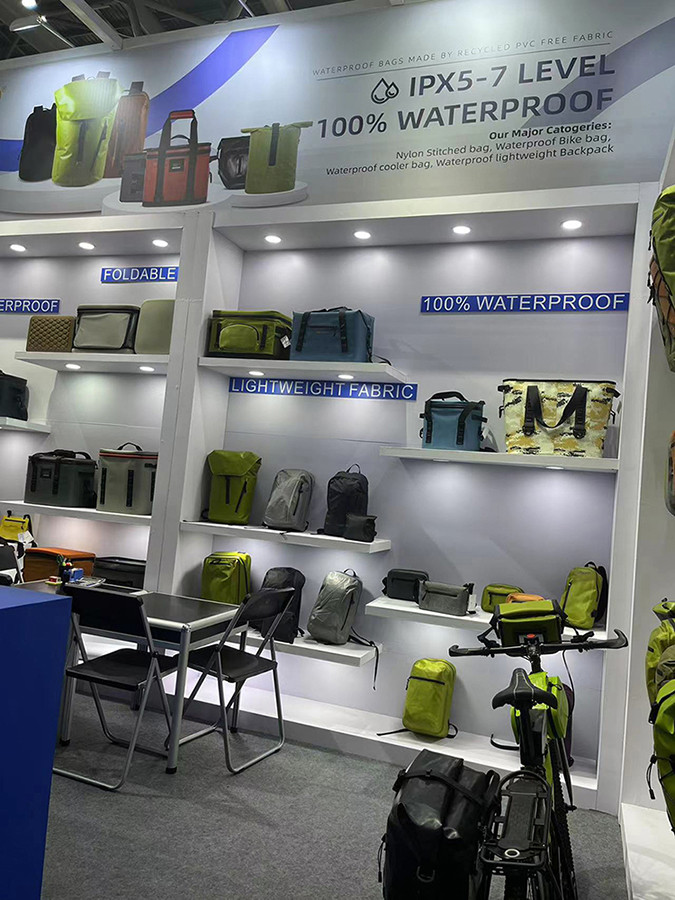 Winfung's outdoor waterproof and insulated bags await your encounter at the Canton Fair