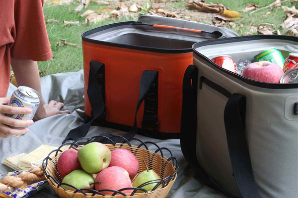 Features and Functions of Waterproof Cooler Bags