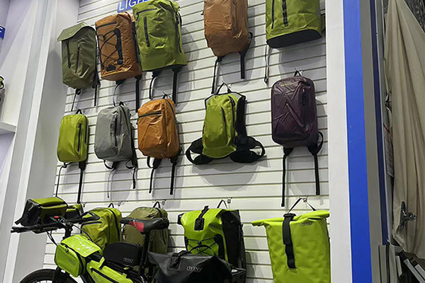 Eco-Friendly Design of Outdoor Waterproof Bags